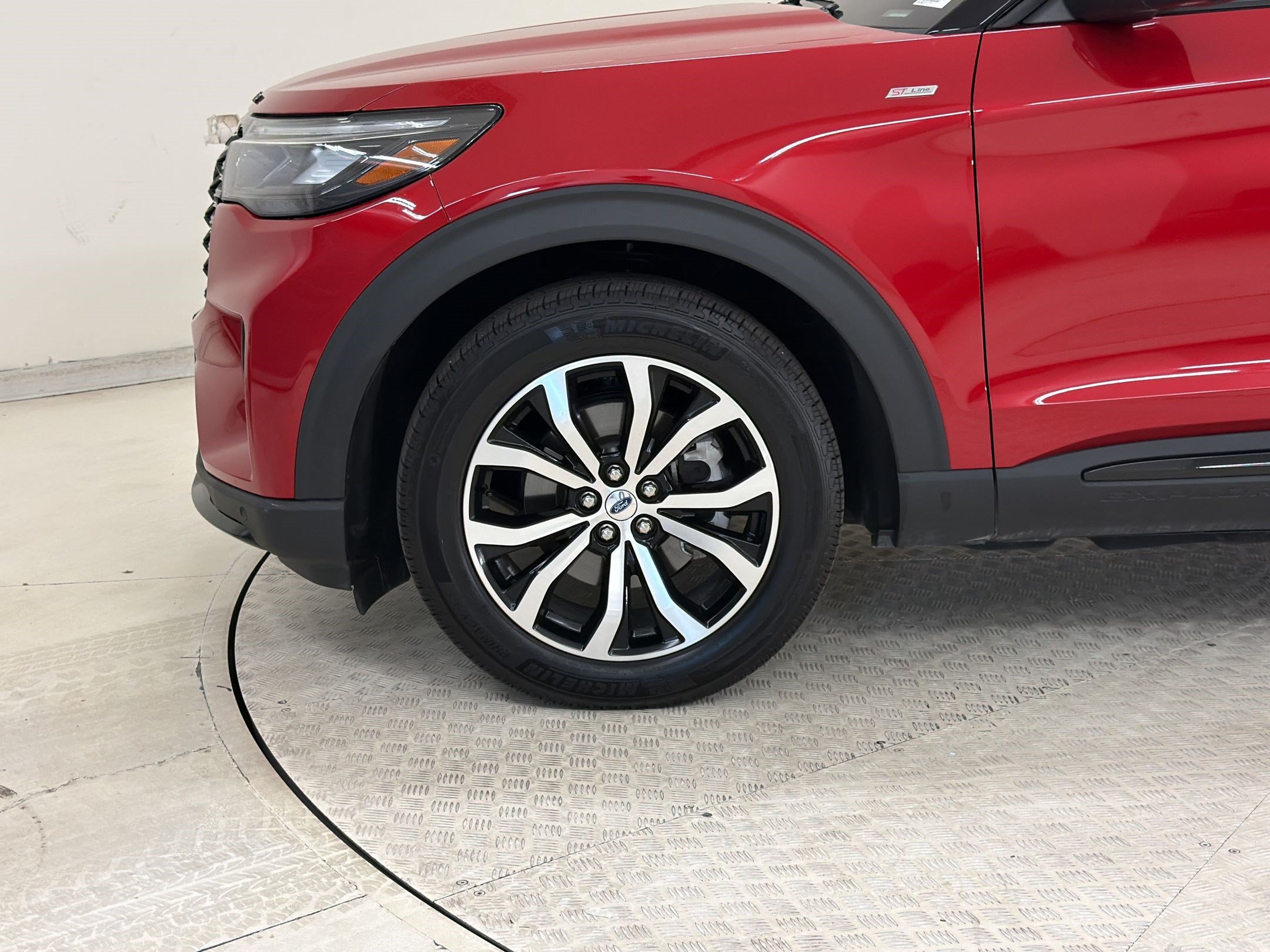 Certified 2025 Ford Explorer ST-Line RWD image 13