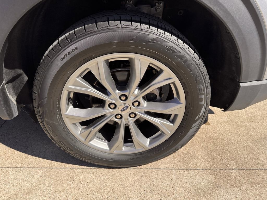 Certified 2022 Ford Explorer Limited w/ Equipment Group 301A image 6