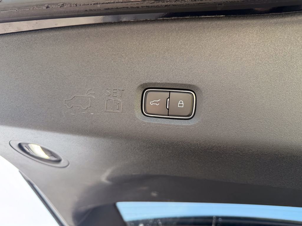 Certified 2025 Ford Expedition Active image 16