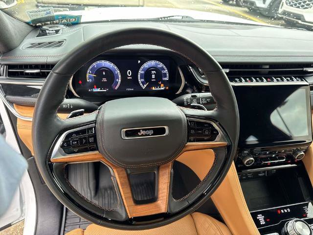 Used 2025 Jeep Grand Cherokee L Summit AWD/4WD image 20