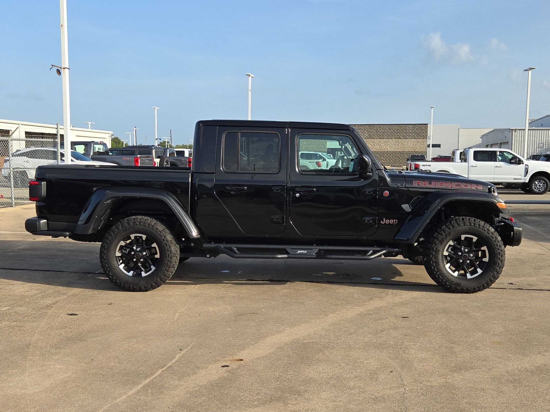 Used 2024 Jeep Gladiator Rubicon AWD/4WD image 2