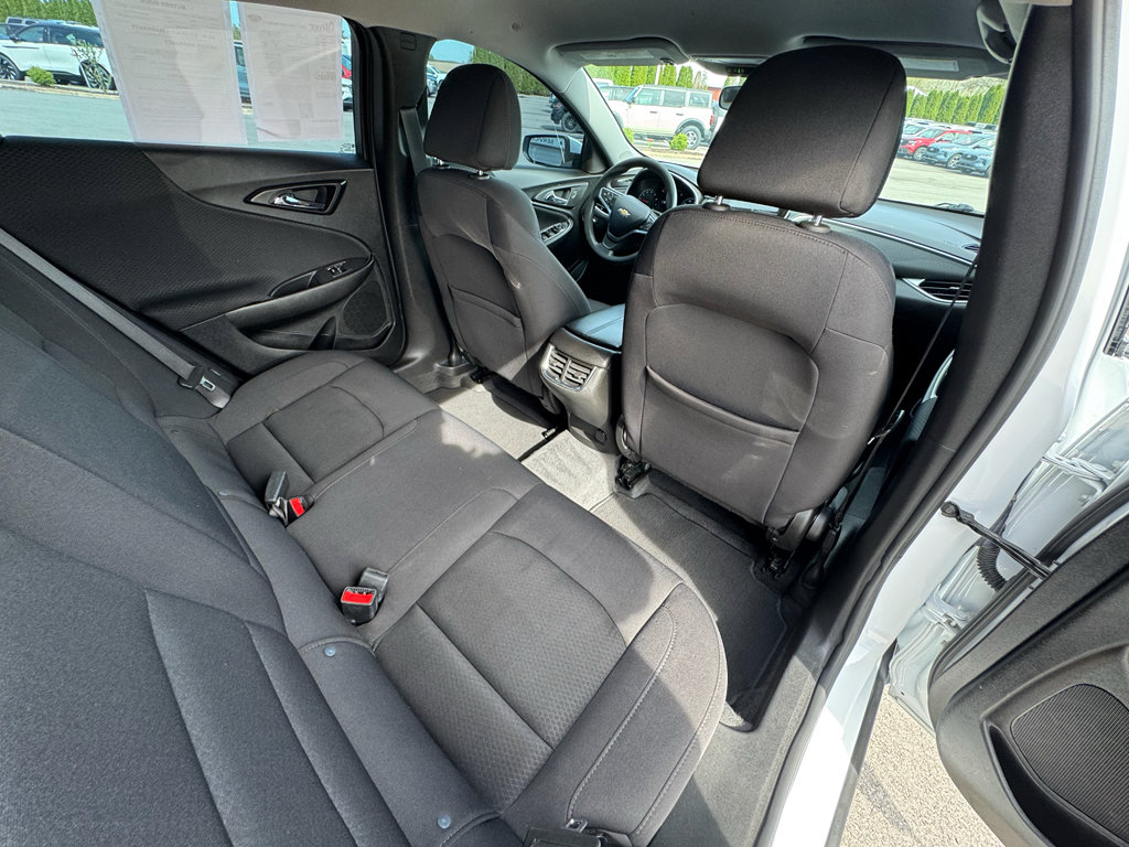 Used 2022 Chevrolet Malibu LT FWD image 17