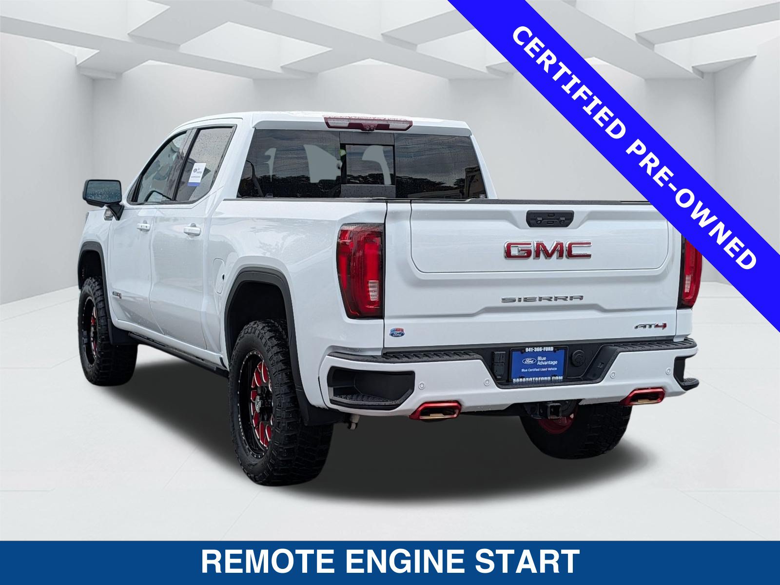 Used 2023 GMC Sierra 1500 AT4 w/ Technology Package AWD/4WD image 7
