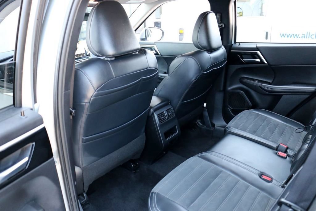 Used 2024 Mitsubishi Outlander SE AWD/4WD image 22