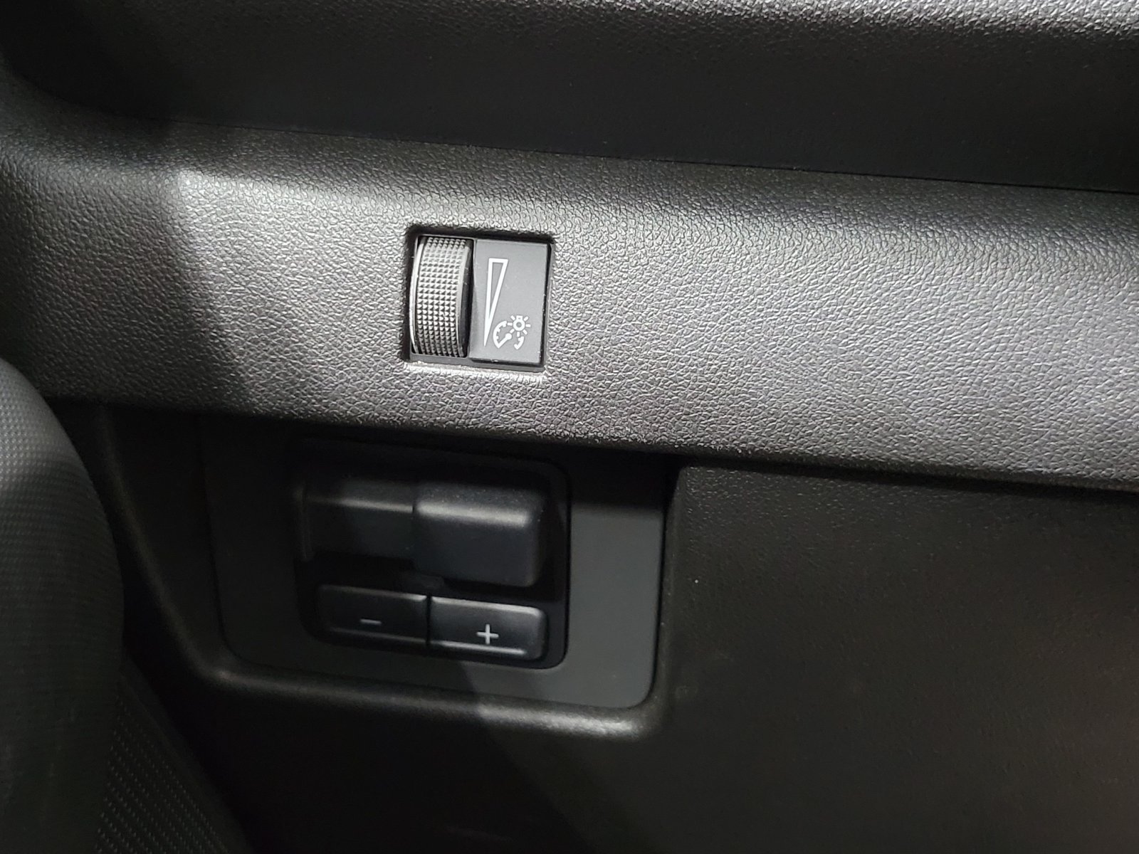 Used 2025 Chevrolet Colorado Trail Boss AWD/4WD image 14