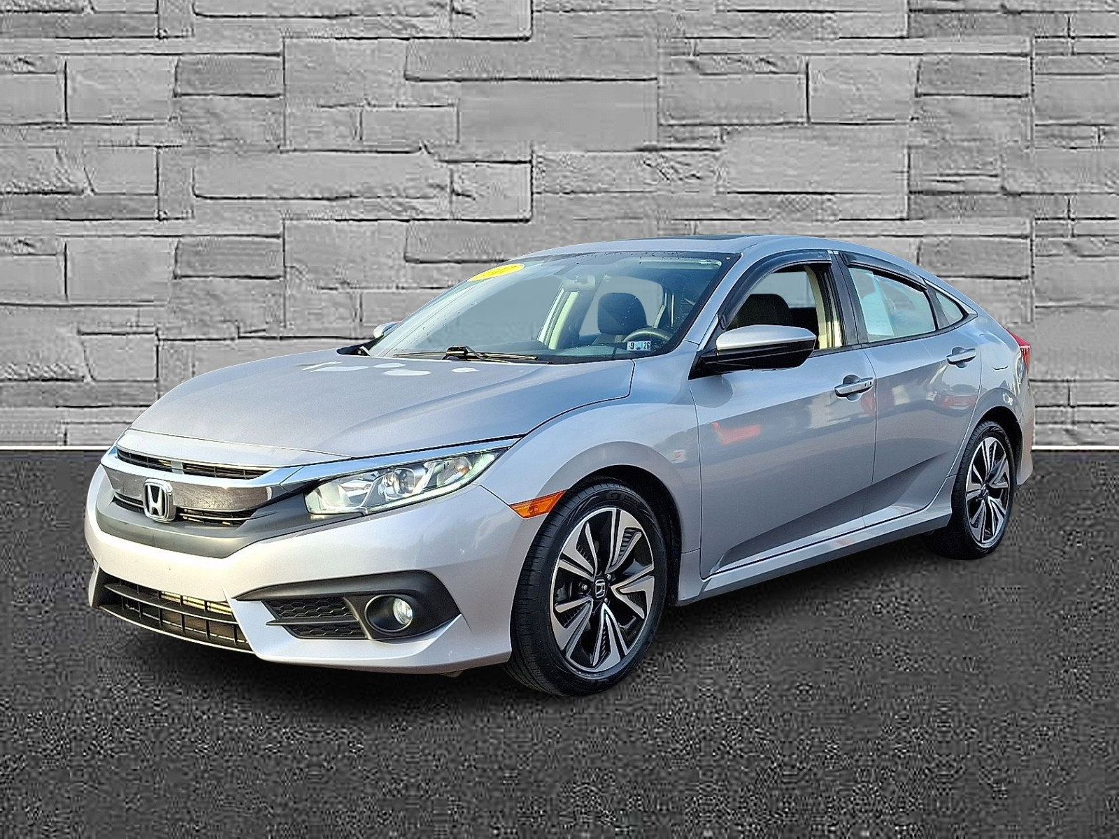 Used 2017 Honda Civic EX-T image 4