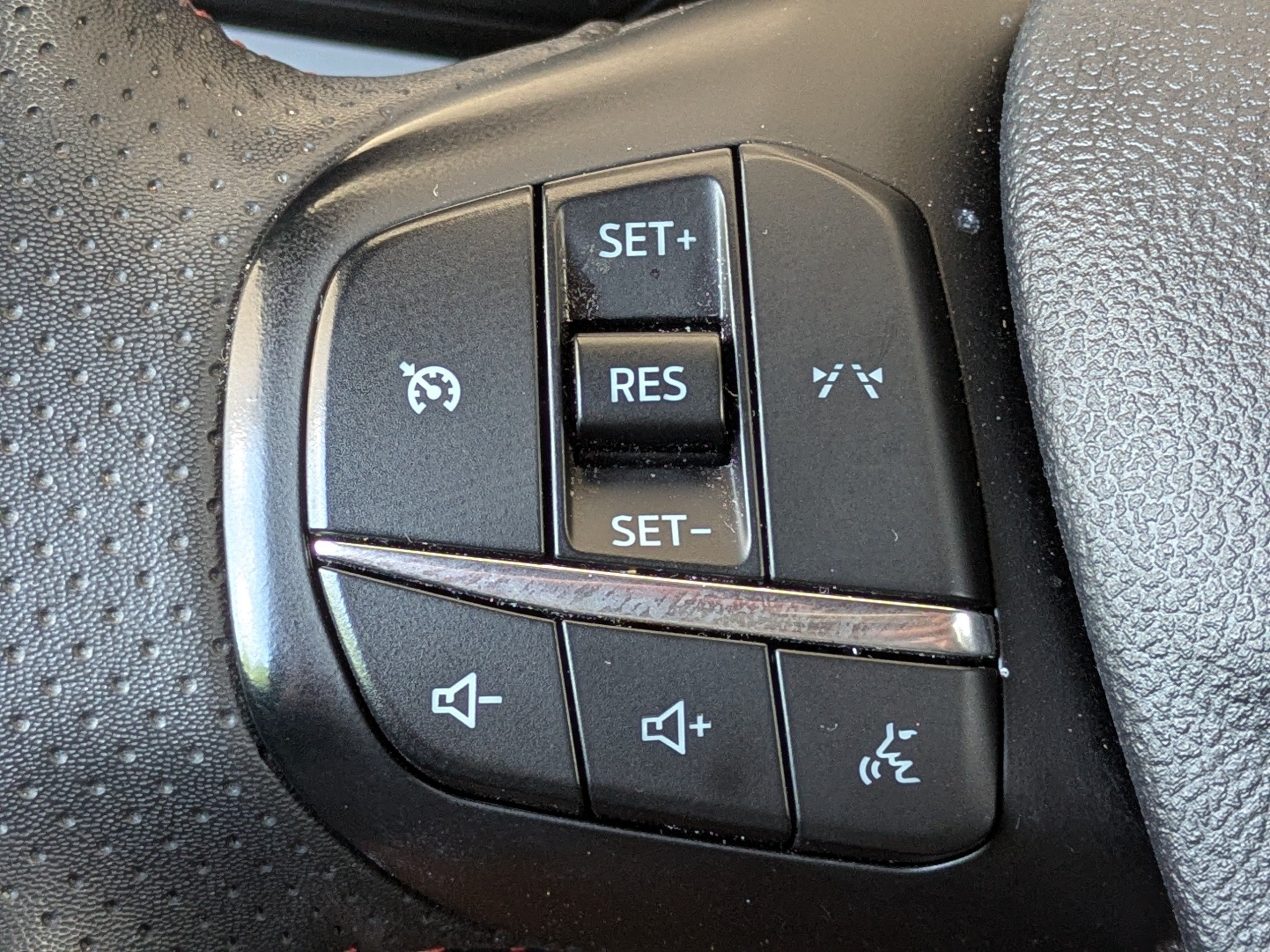 Certified 2025 Ford Escape ST-Line Select AWD/4WD image 26