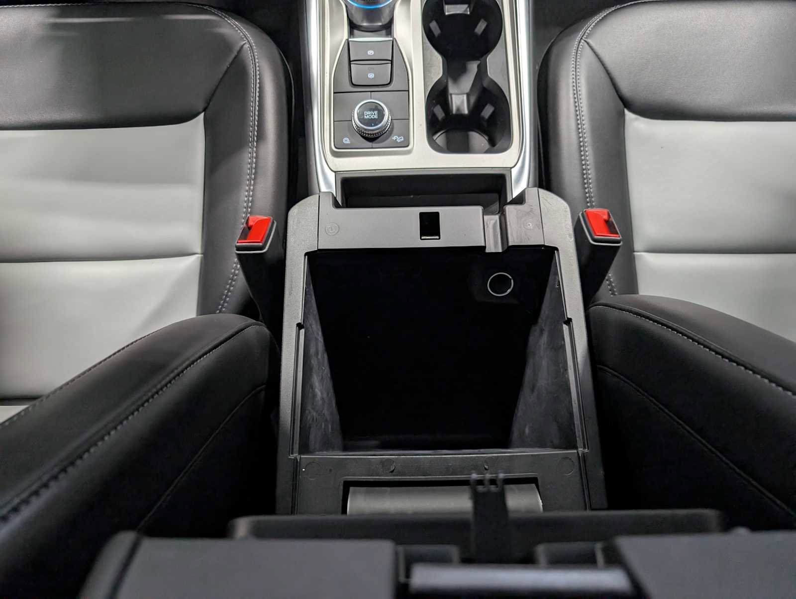 Certified 2023 Ford Explorer XLT w/ Equipment Group 202A AWD/4WD image 21