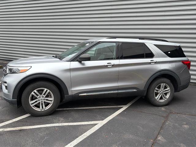 Certified 2021 Ford Explorer XLT w/ Equipment Group 202A image 3