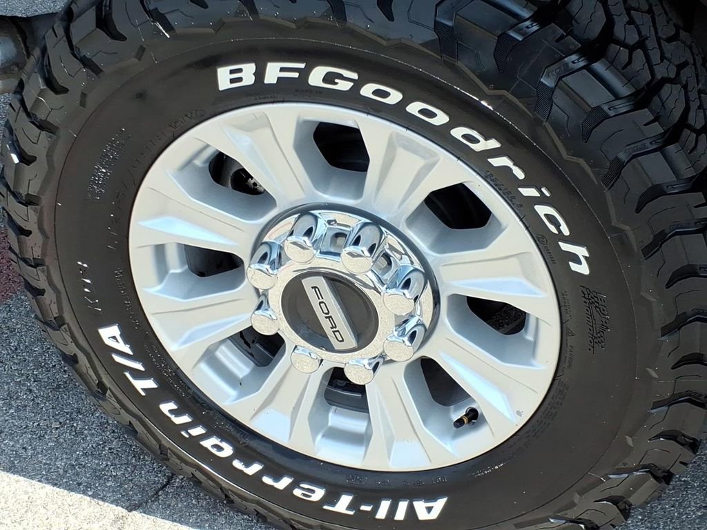 Certified 2020 Ford F250 XL w/ STX Appearance Package AWD/4WD image 9