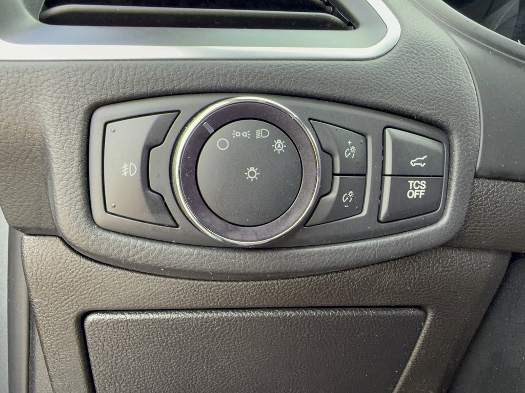 Certified 2022 Ford Edge Titanium w/ Equipment Group 301A image 24