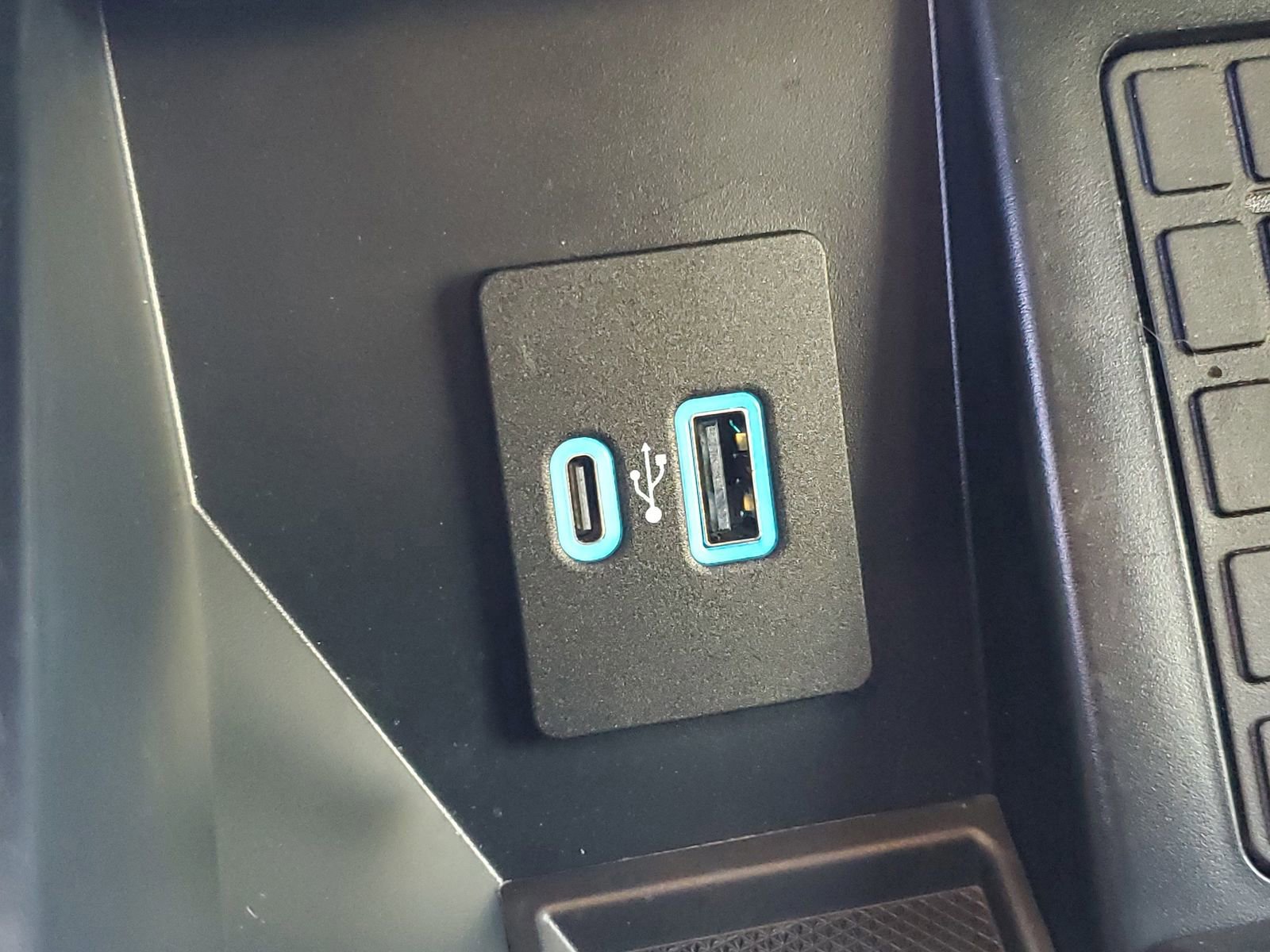 Certified 2024 Ford F150 Lariat w/ Equipment Group 502A High AWD/4WD image 29