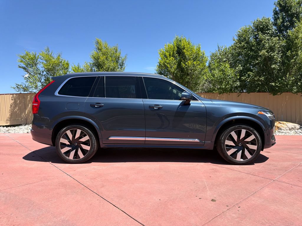 Used 2023 Volvo XC90 T8 Ultimate w/ Lounge Package AWD/4WD image 16