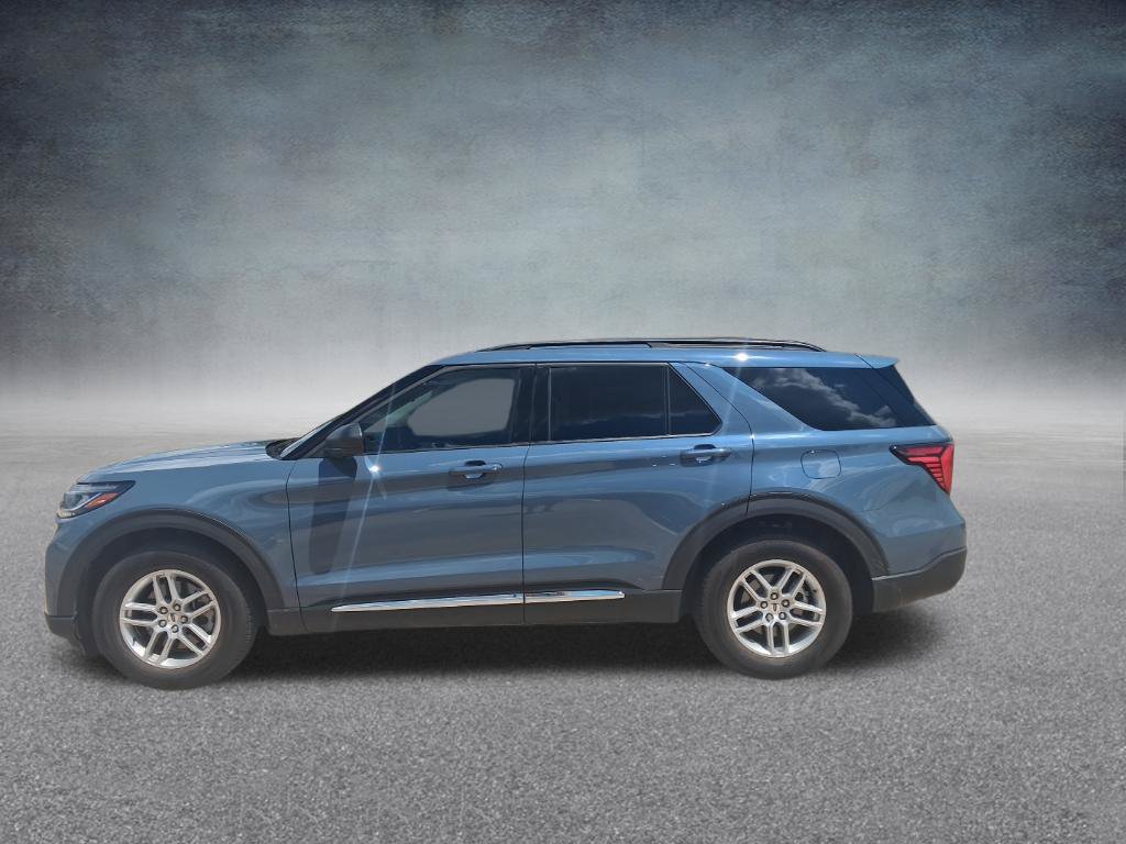 Certified 2025 Ford Explorer Active RWD image 2
