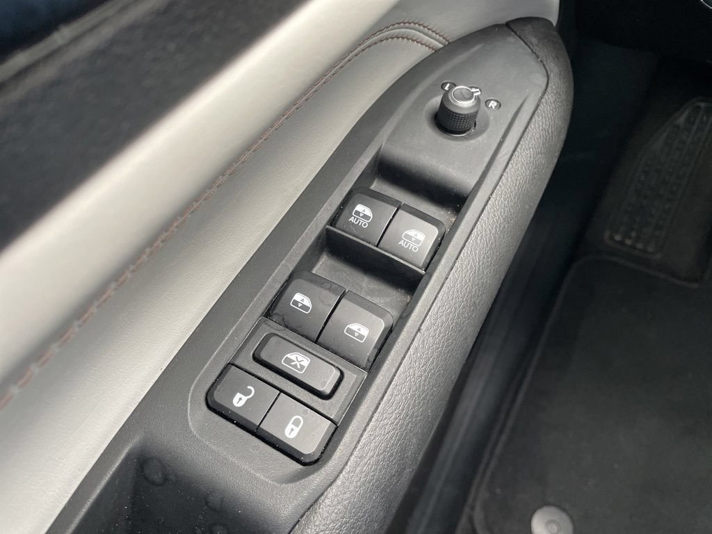 Used 2025 Jeep Compass Limited AWD/4WD image 23