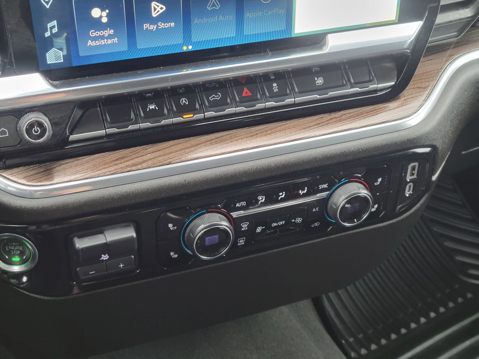 Used 2025 Chevrolet Silverado 1500 LT AWD/4WD image 18