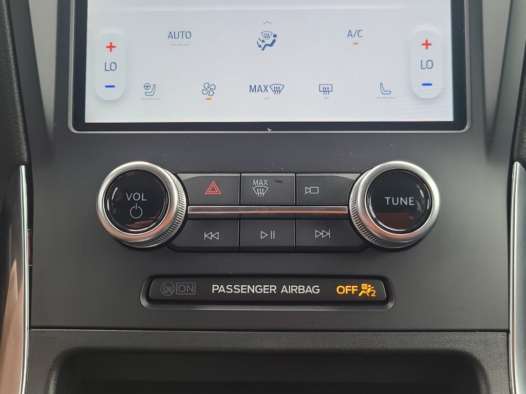 Certified 2024 Ford Edge Titanium AWD/4WD image 22