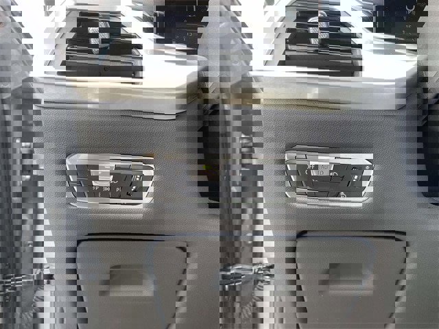 Used 2023 BMW X7 xDrive40i w/ M Sport Package image 24