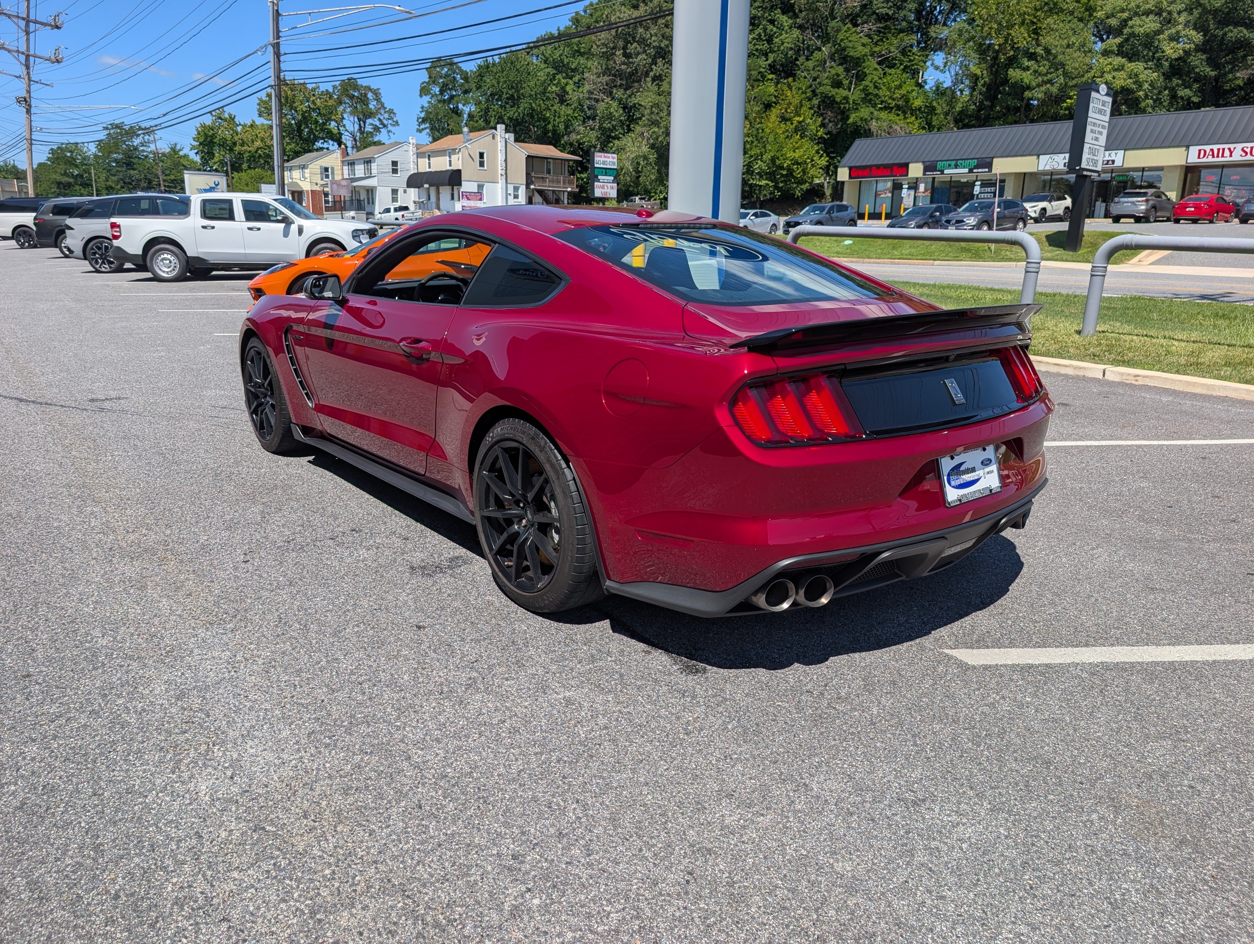 Certified 2018 Ford Mustang Shelby GT350 w/ Electronics Package RWD image 5