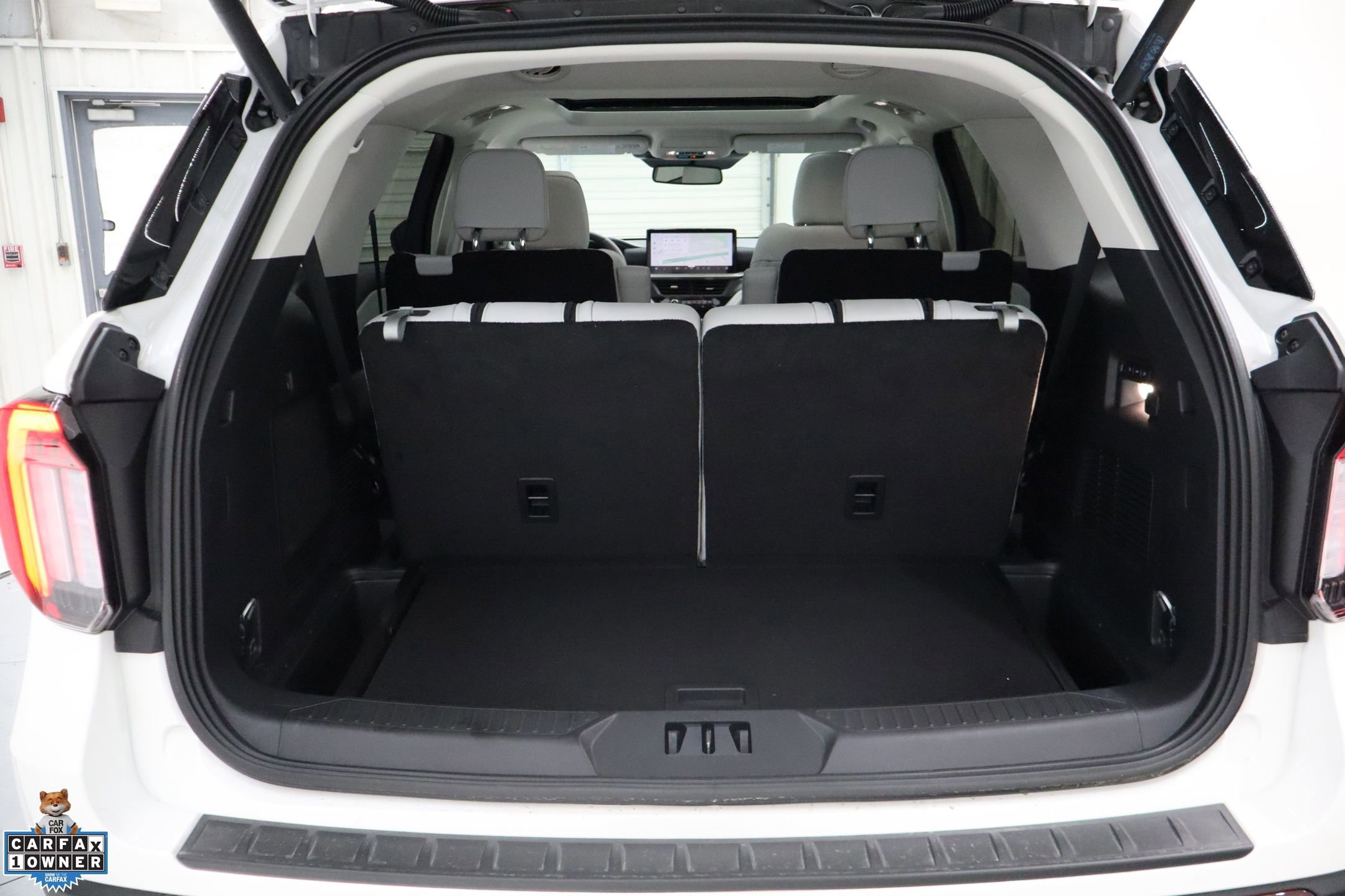 Certified 2025 Ford Explorer Platinum w/ Ultimate Package image 28