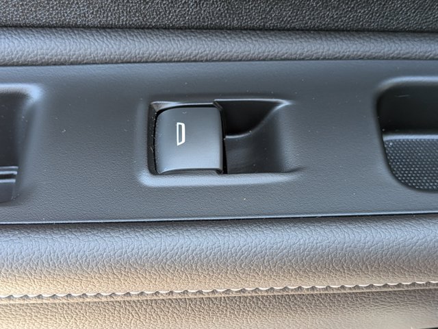 Used 2022 GMC Terrain SLE w/ Driver Convenience Package FWD image 31