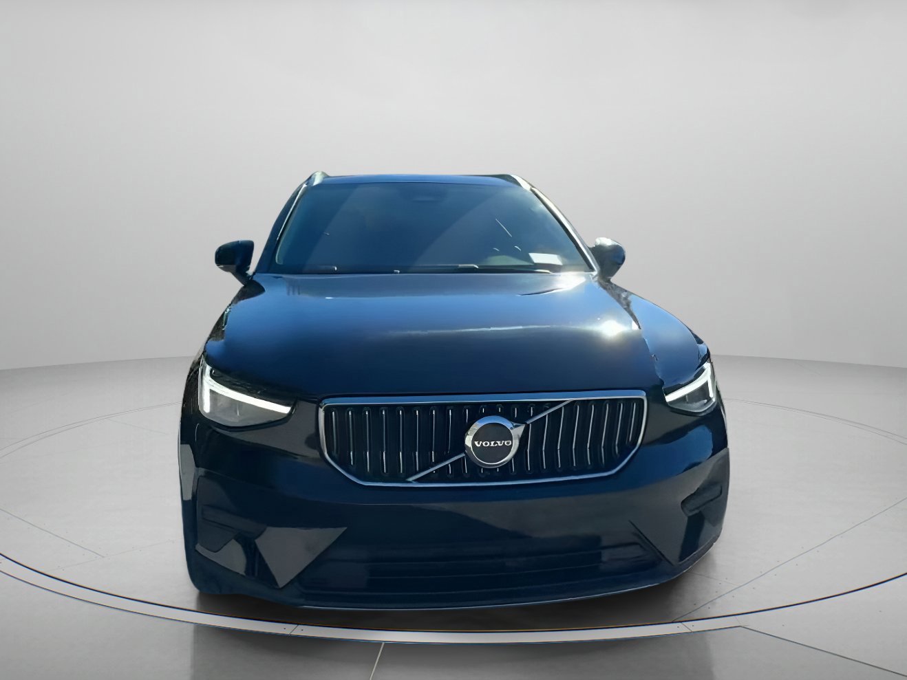 Used 2025 Volvo XC40 B5 Core image 31