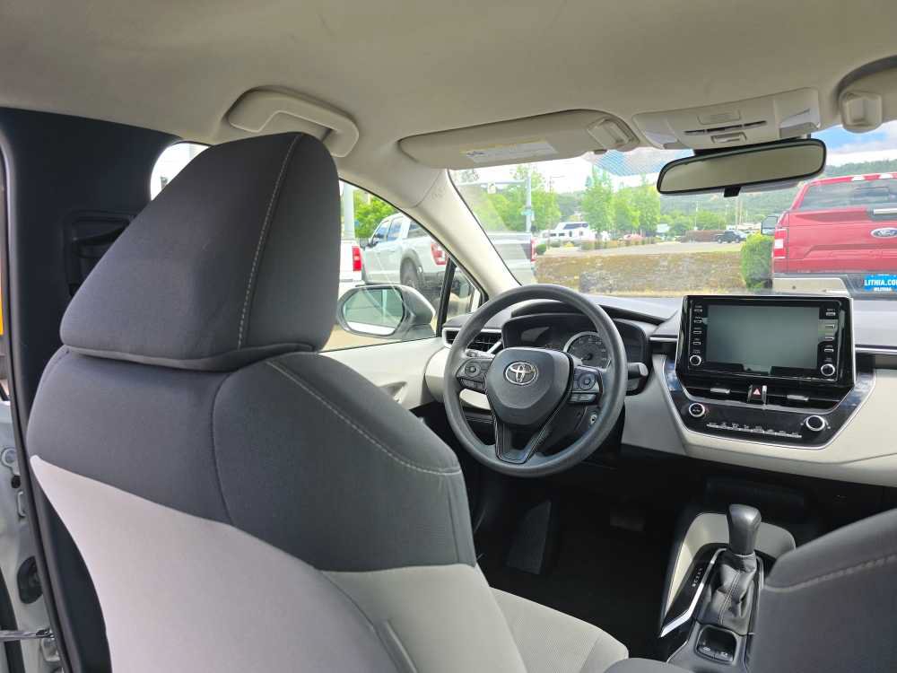 Used 2020 Toyota Corolla LE w/ Carpet Mat Package (TMS) FWD image 10