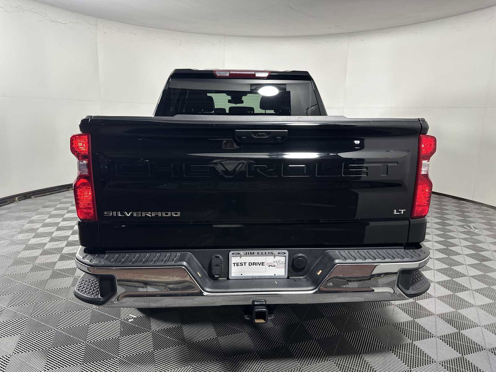 Used 2025 Chevrolet Silverado 1500 LT image 4