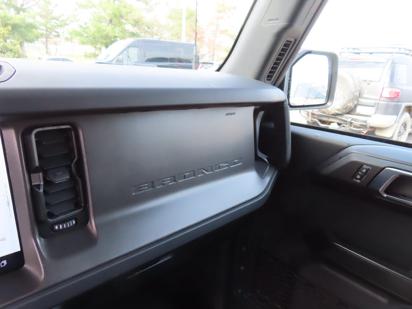 Certified 2025 Ford Bronco Badlands AWD/4WD image 25