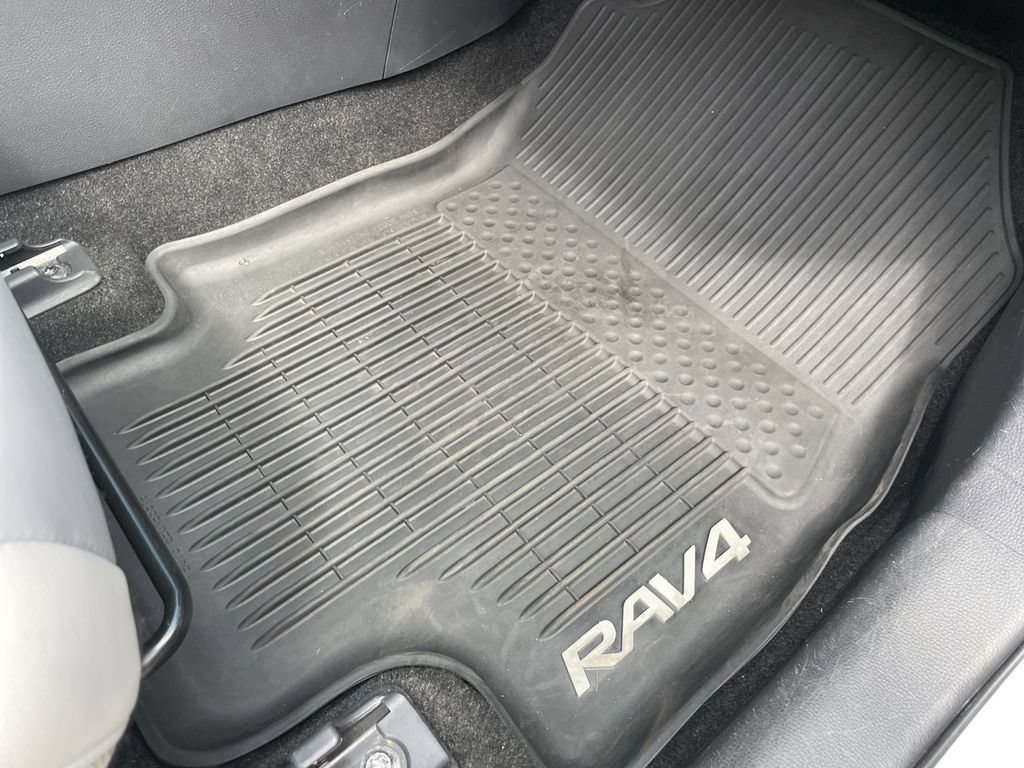 Used 2019 Toyota RAV4 XLE Premium w/ Cold Weather Package AWD/4WD image 12