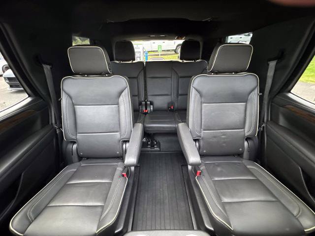 Used 2023 Chevrolet Tahoe Premier AWD/4WD image 32