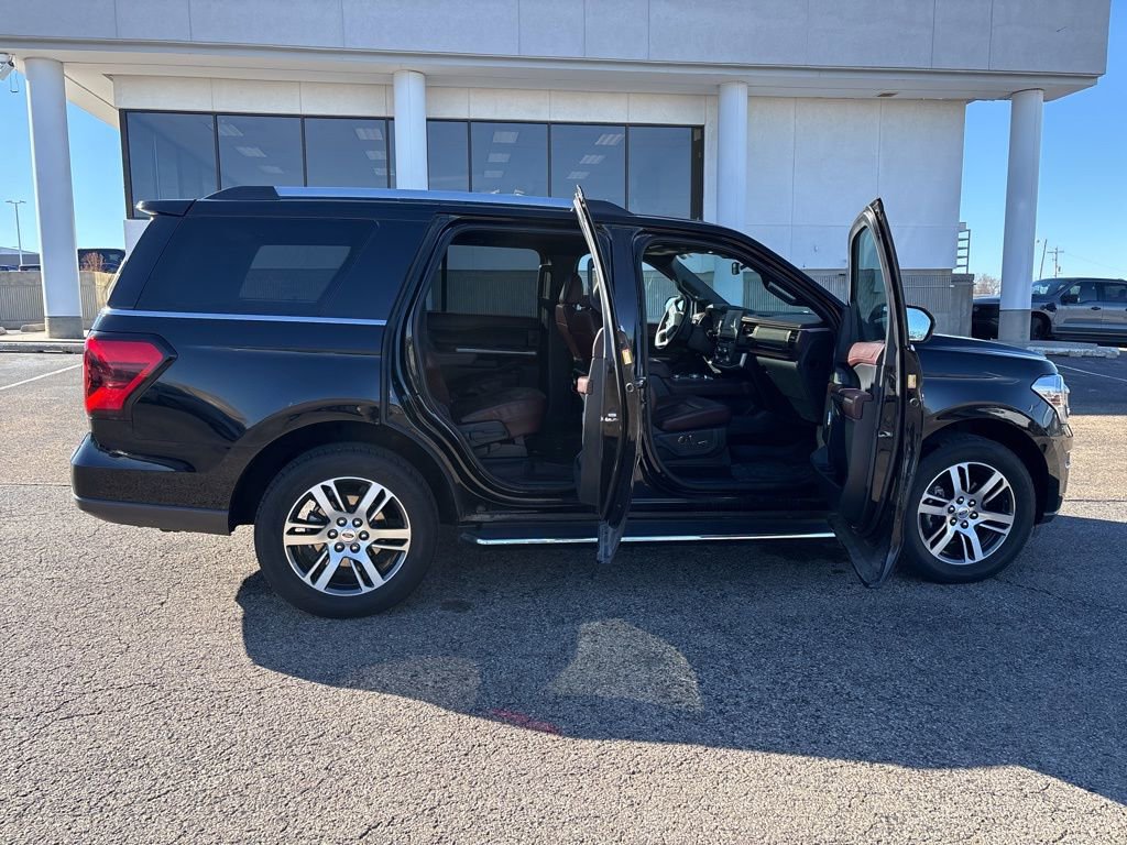 Certified 2022 Ford Expedition Limited image 8