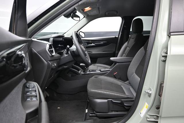 Used 2025 Chevrolet TrailBlazer LT AWD/4WD image 14