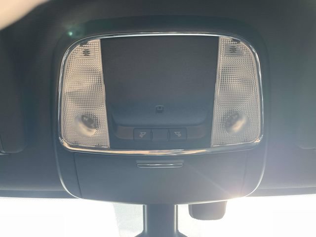 Used 2017 Jeep Grand Cherokee Laredo AWD/4WD image 27