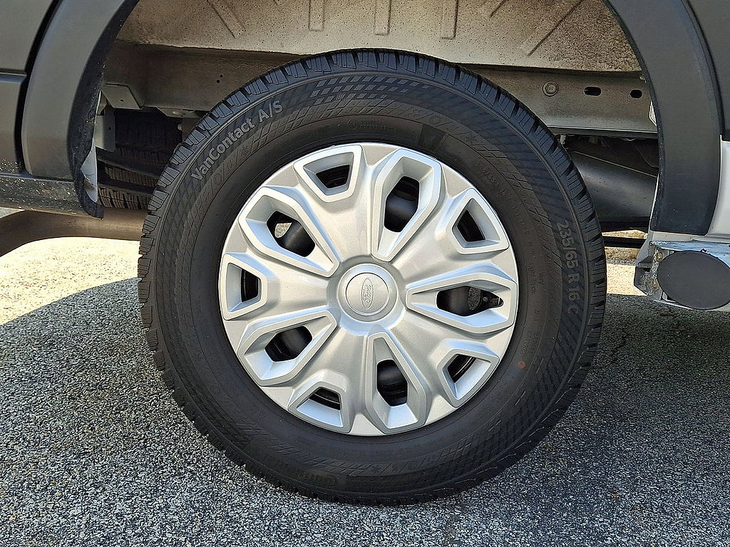 Certified 2025 Ford Transit 250 Low Roof w/ Exterior Upgrade Package RWD image 32