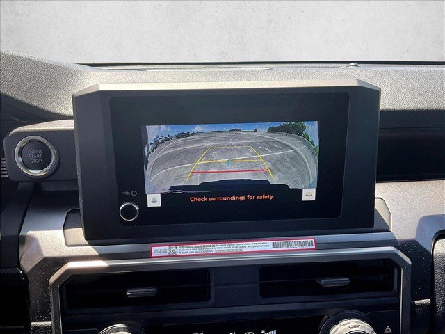 Used 2025 Toyota 4Runner SR5 AWD/4WD image 23