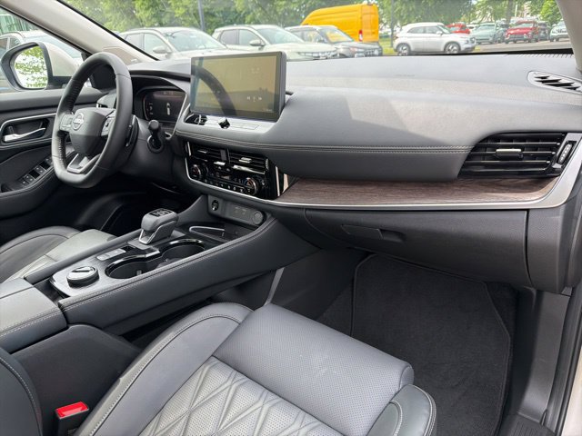 Used 2026 Nissan Rogue Platinum w/ Platinum Premium Package AWD/4WD image 33