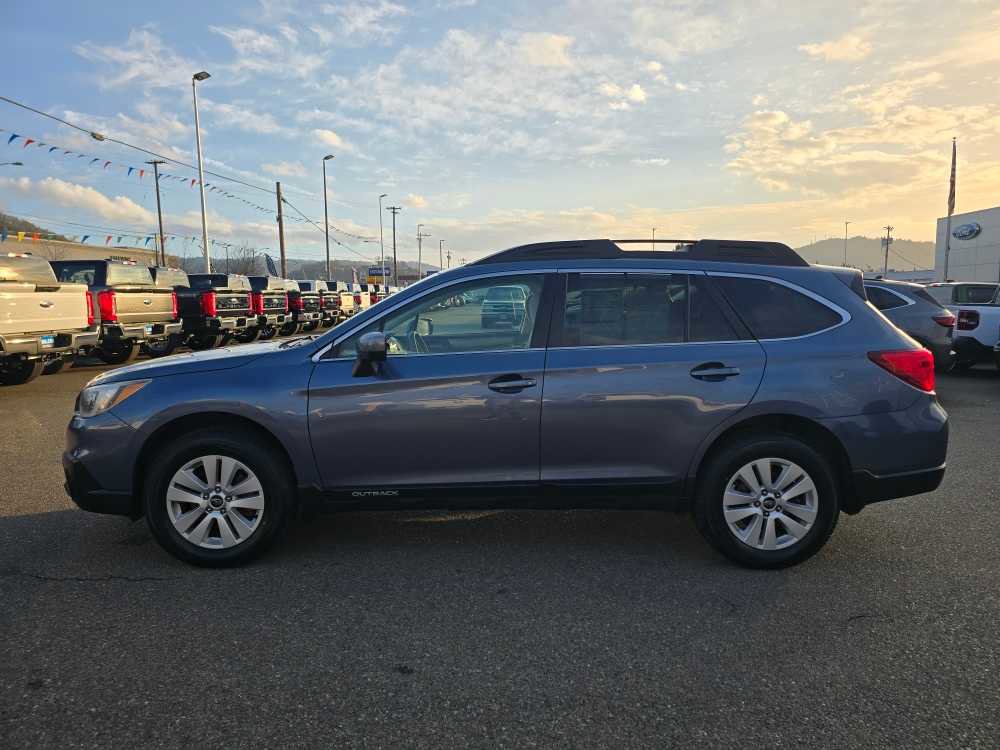 Used 2017 Subaru Outback 2.5i Premium image 2