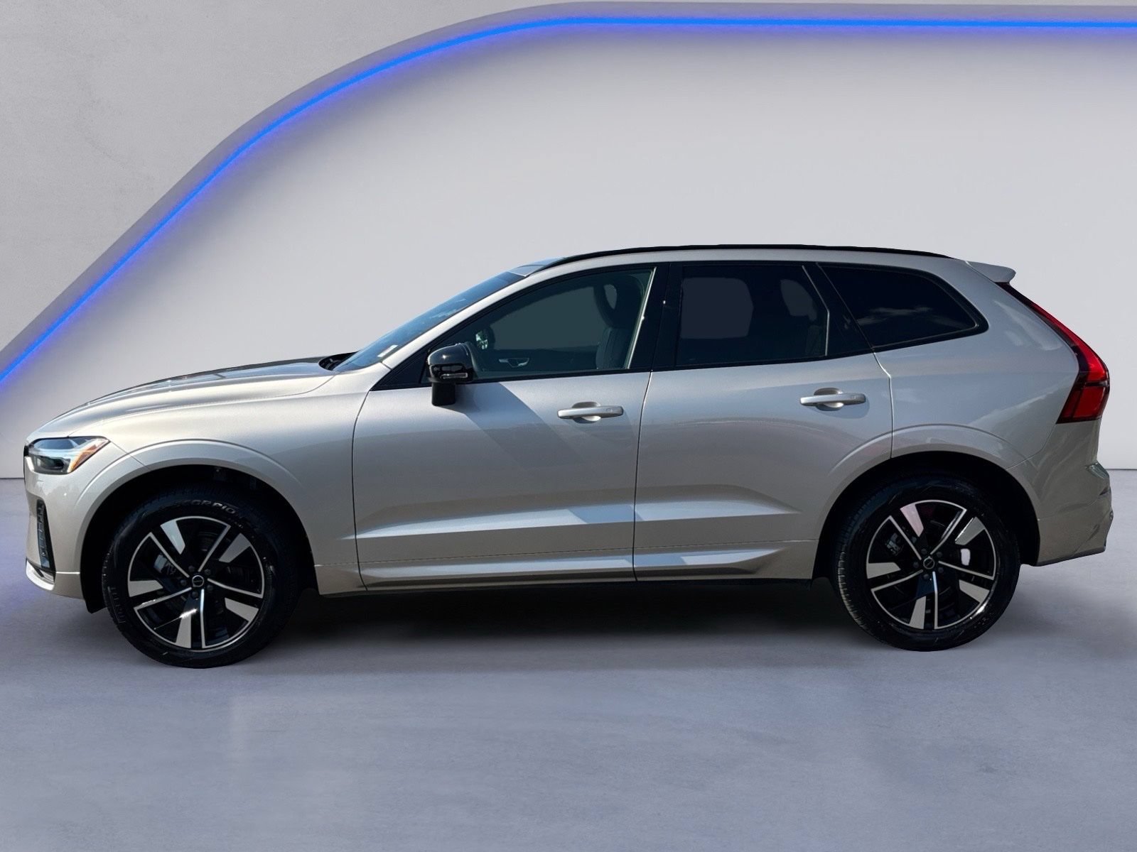 Used 2026 Volvo XC60 B5 Core w/ Climate Package AWD/4WD image 7