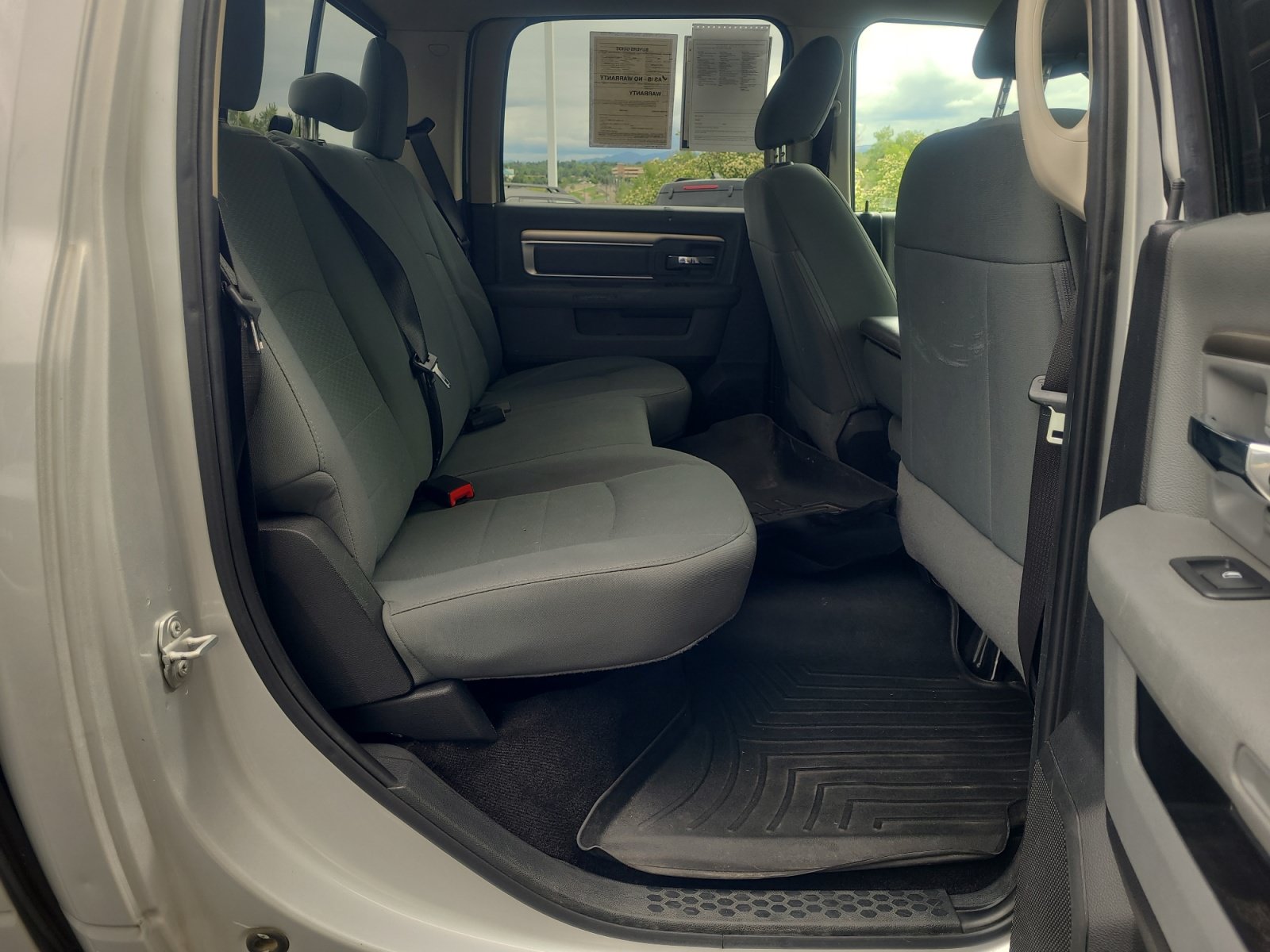 Used 2018 RAM 1500 Classic SLT AWD/4WD image 18
