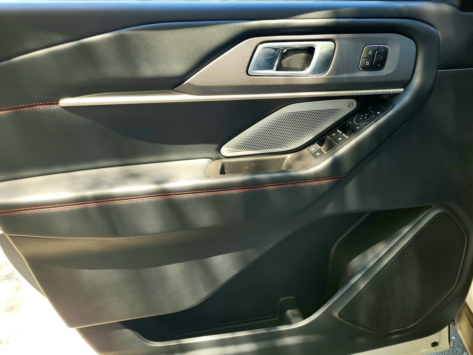 Certified 2025 Ford Explorer ST AWD/4WD image 16