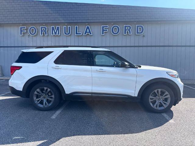 Certified 2023 Ford Explorer XLT w/ Equipment Group 202A AWD/4WD image 2