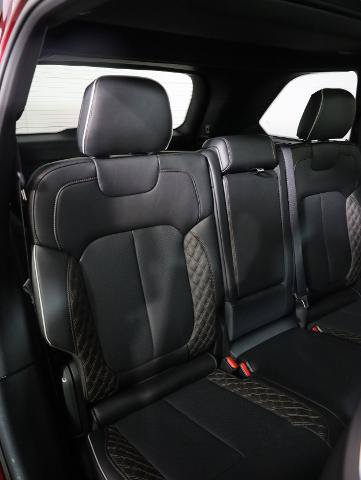 Used 2025 Jeep Grand Cherokee Summit AWD/4WD image 10