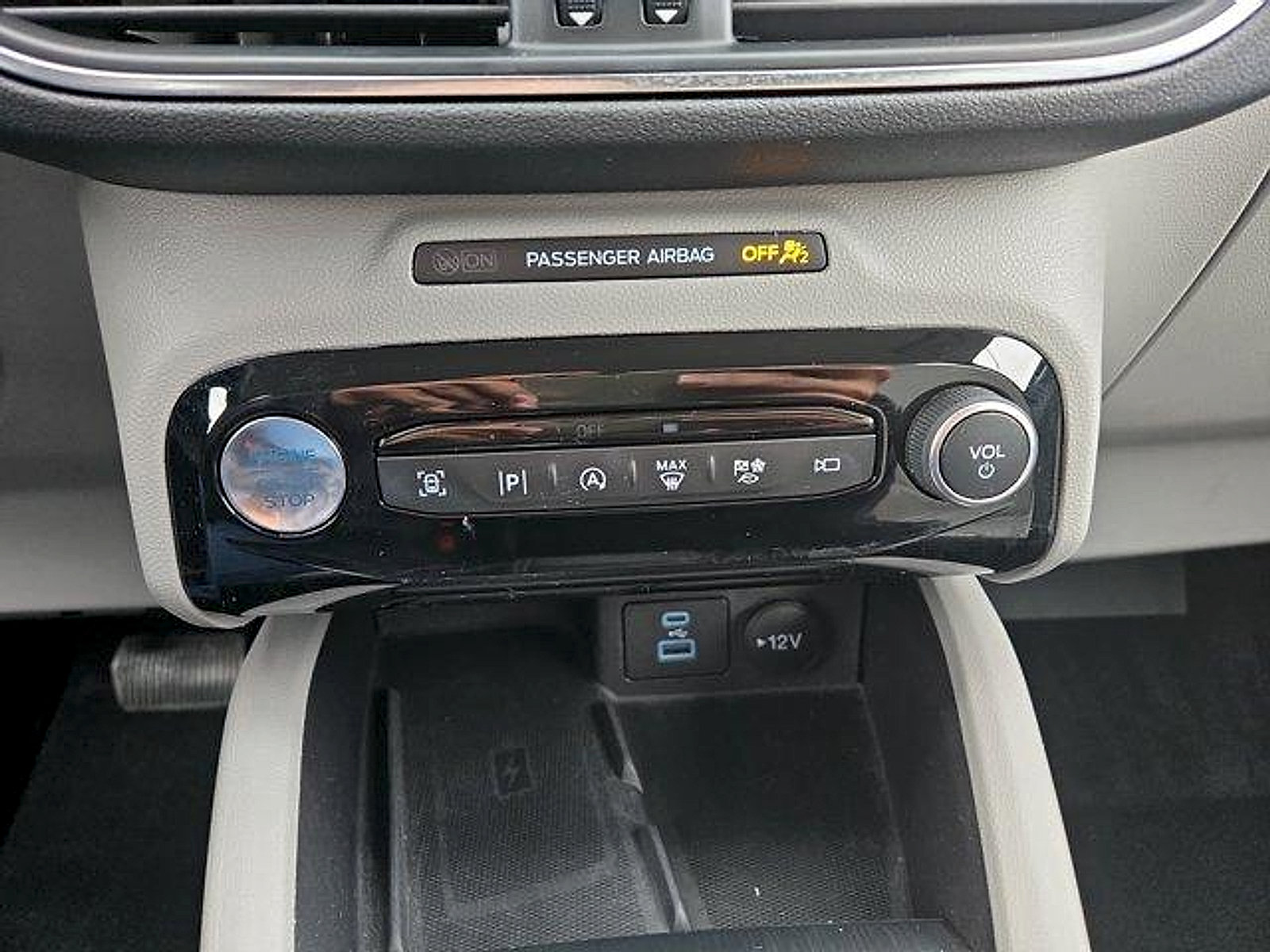 Certified 2023 Ford Escape Platinum AWD/4WD image 18