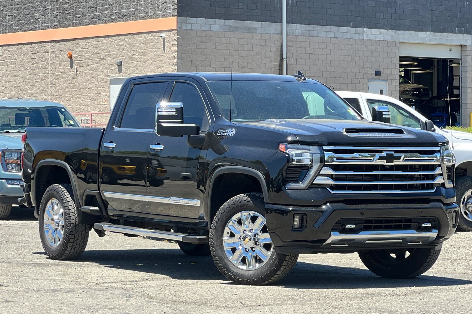 Used 2024 Chevrolet Silverado 2500 High Country AWD/4WD image 2