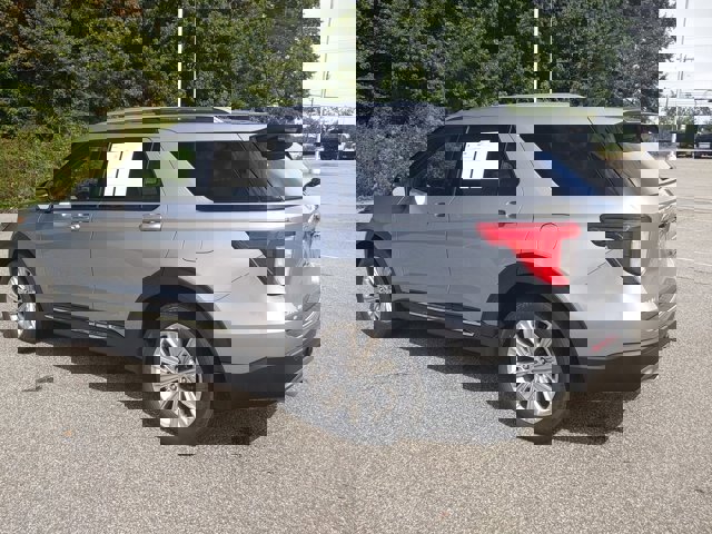 Certified 2022 Ford Explorer Limited w/ Limited Technology Package image 6