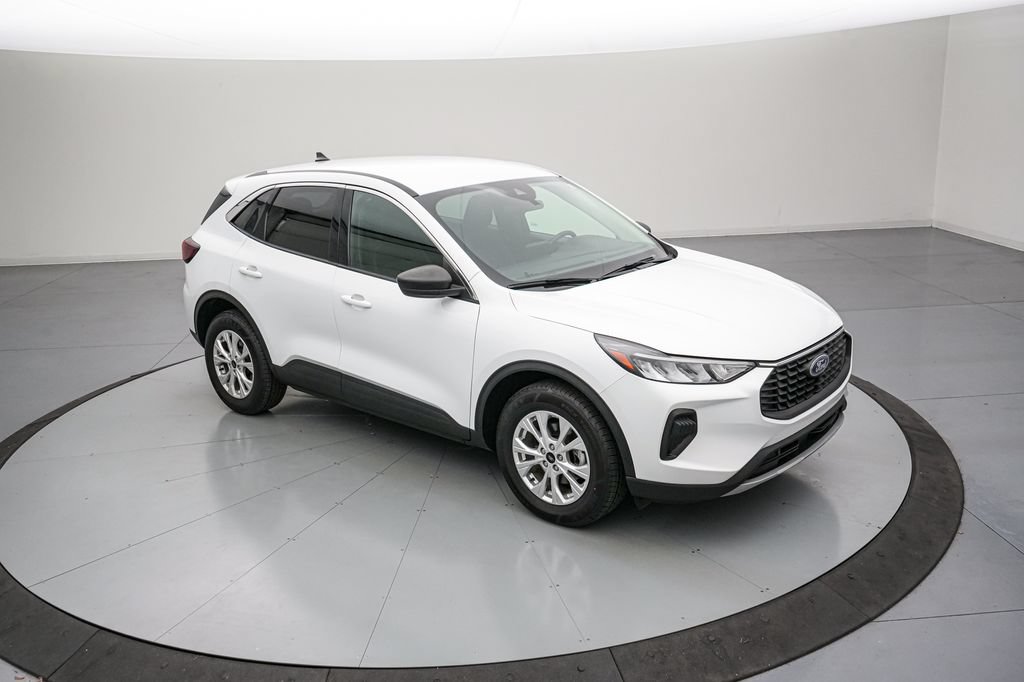 Certified 2023 Ford Escape Active AWD/4WD image 2