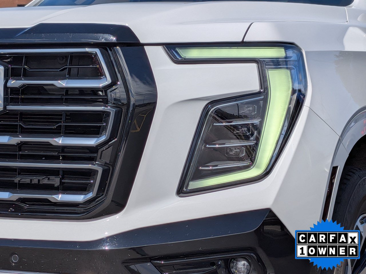 Used 2025 GMC Yukon AT4 w/ AT4 Premium Package AWD/4WD image 9