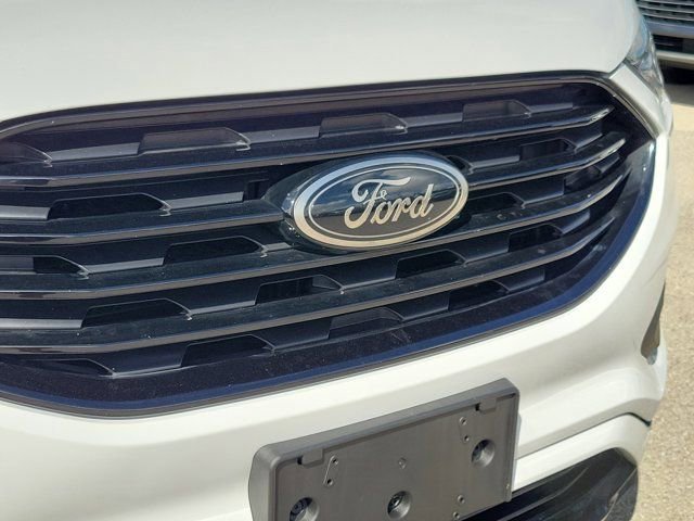 Certified 2024 Ford Edge SE w/ Black Appearance Package image 7