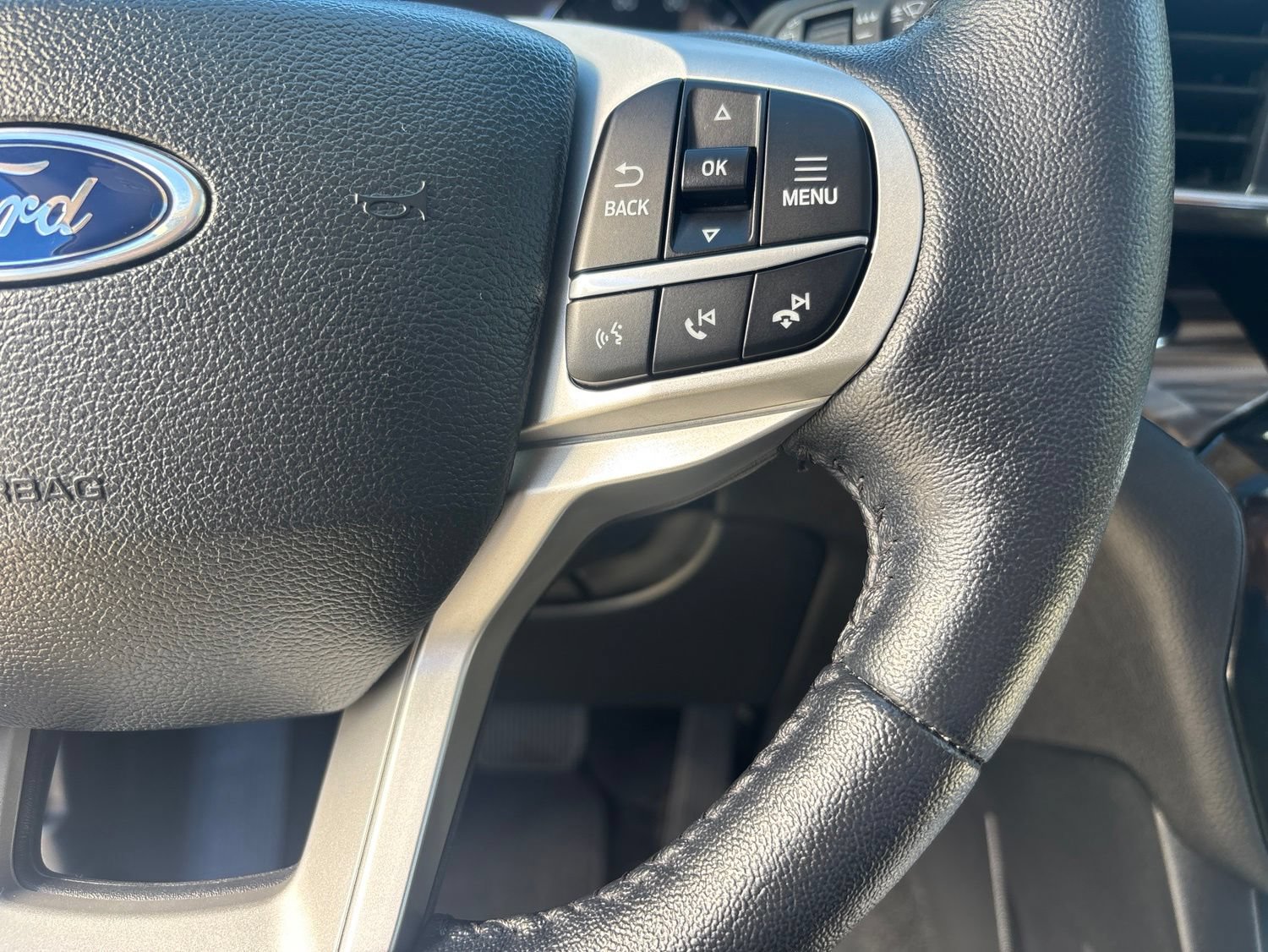 Certified 2023 Ford Explorer Limited w/ Limited Technology Package AWD/4WD image 20